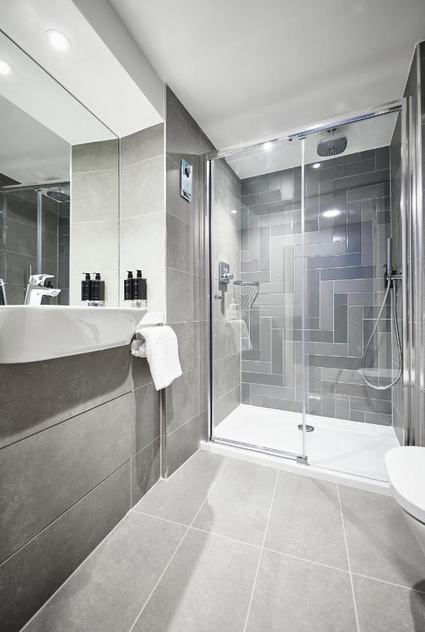 Roomzzz Aparthotel