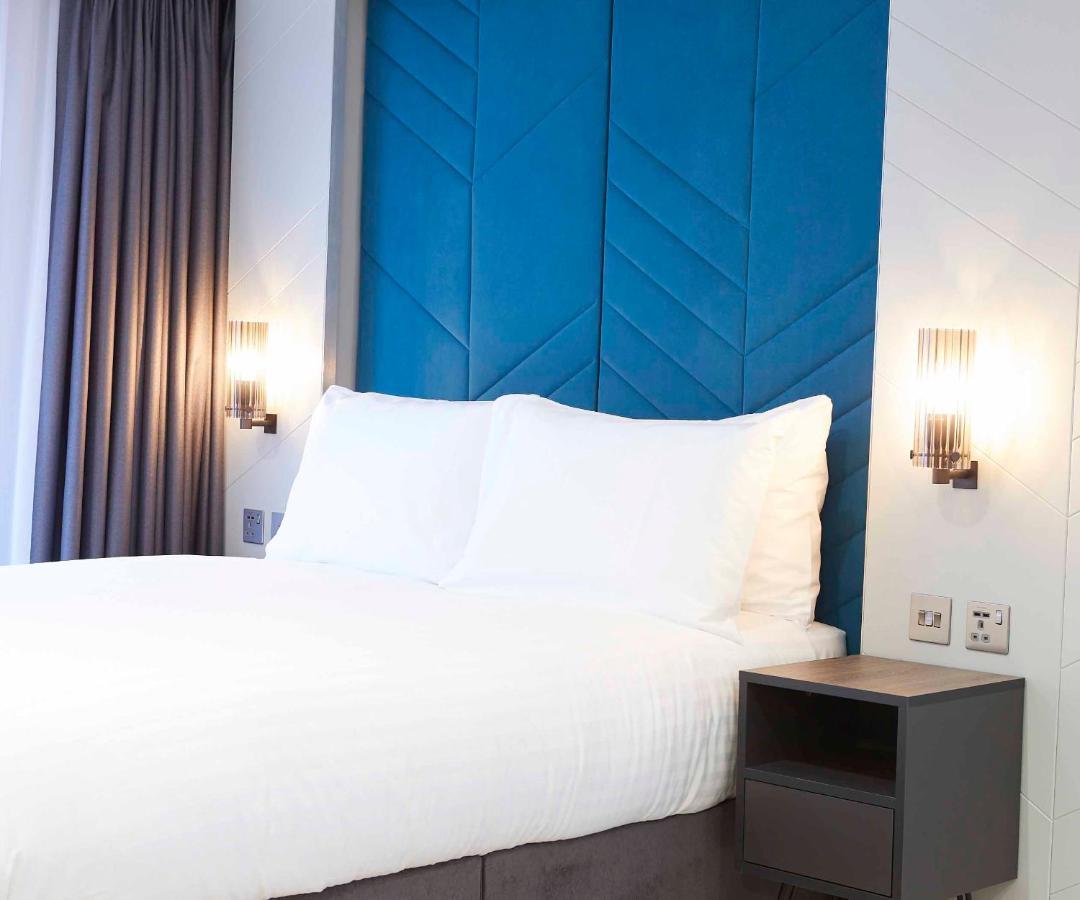 Roomzzz Aparthotel