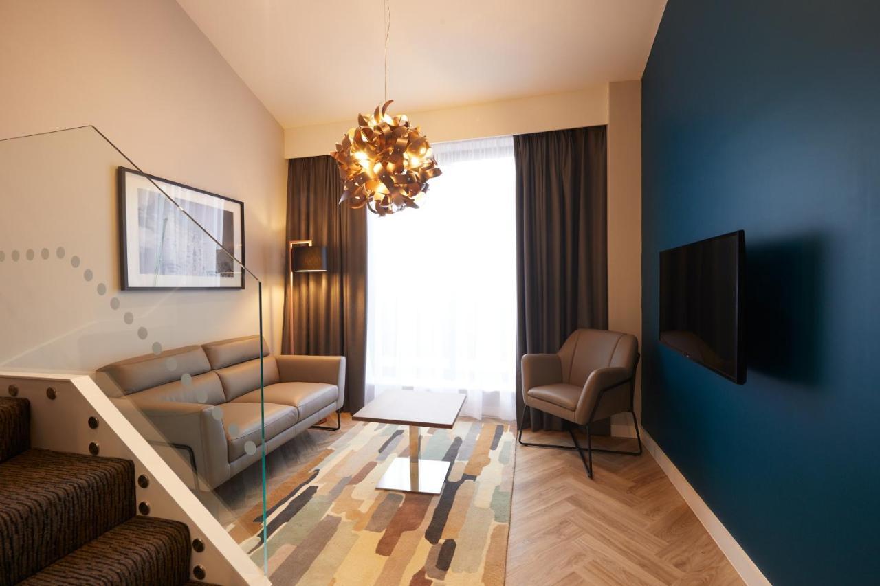 Roomzzz Aparthotel York