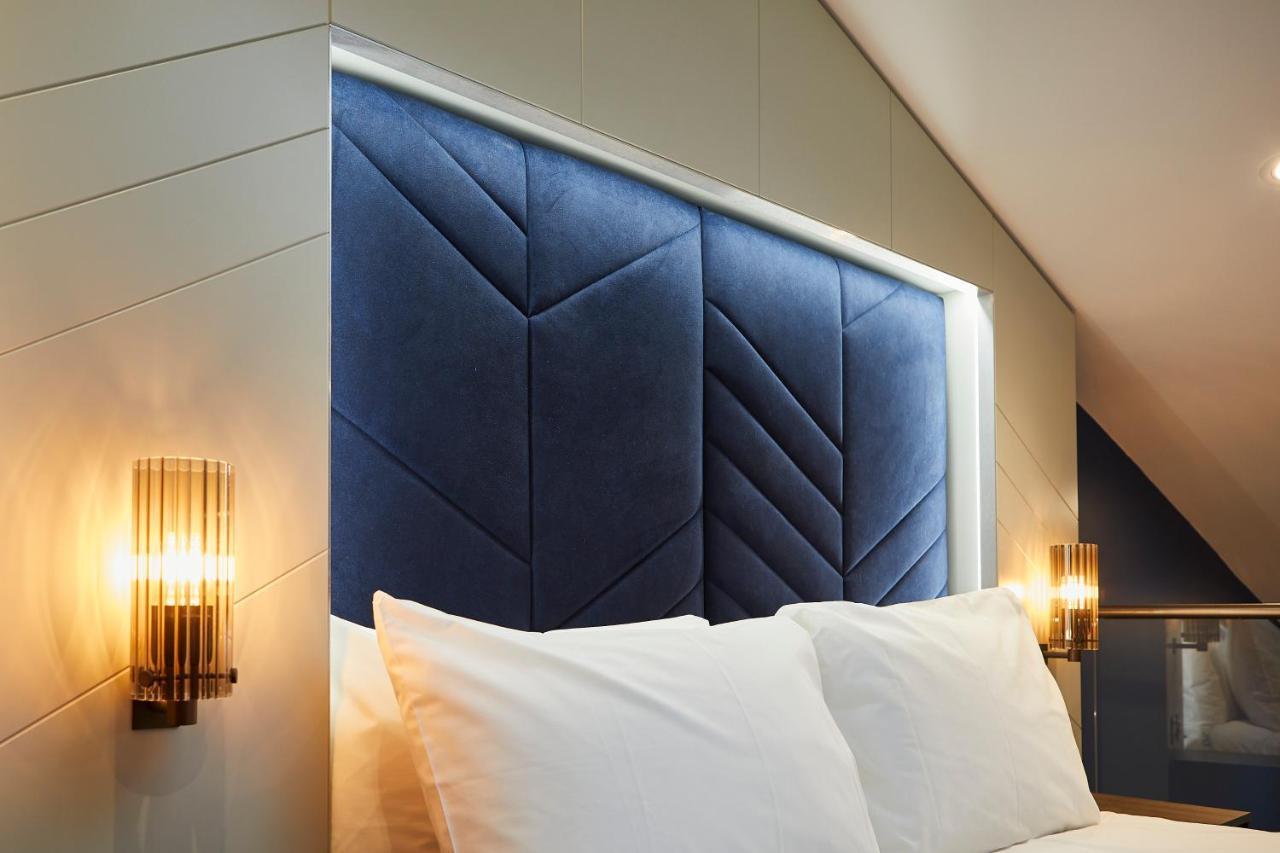 Aparthotel Roomzzz 4*